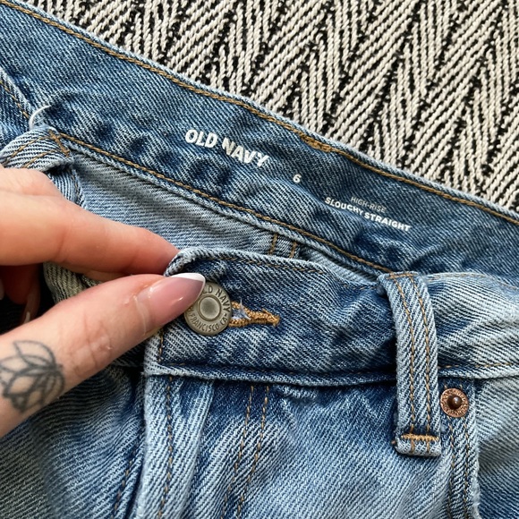 Old Navy High Rise Slouchy Straight Jeans - Picture 3 of 5
